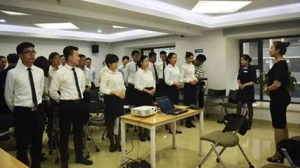 万合名著携手恒辉物业 以尊崇服务，定义品质生活新高度